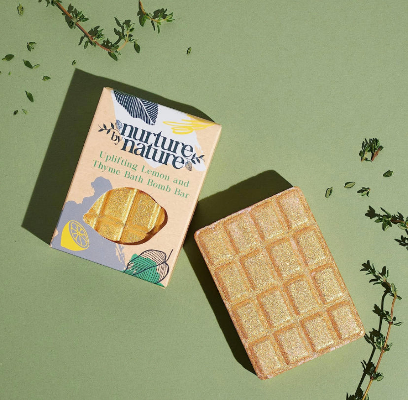 Nurture By Nature ENERGIZZANTE E RILASSANTE, Set regalo donna, Oli essenziali, Lavanda, Sali bagno, Aromaterapia, Sapone, Bath bomb, Candele e ALTRO, Regalo benessere, Set regalo compleanno per Lei
