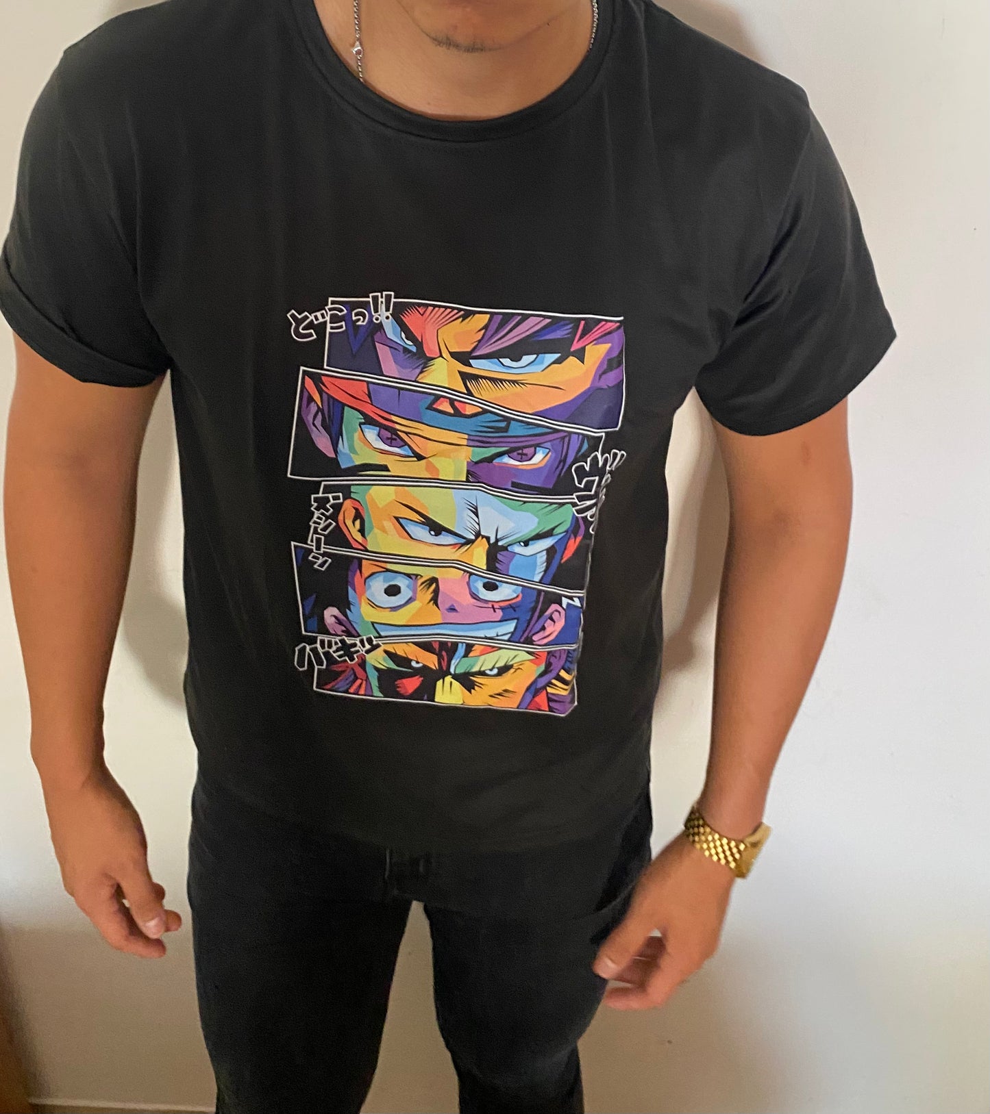 Tshirt casual nera con stampa anime