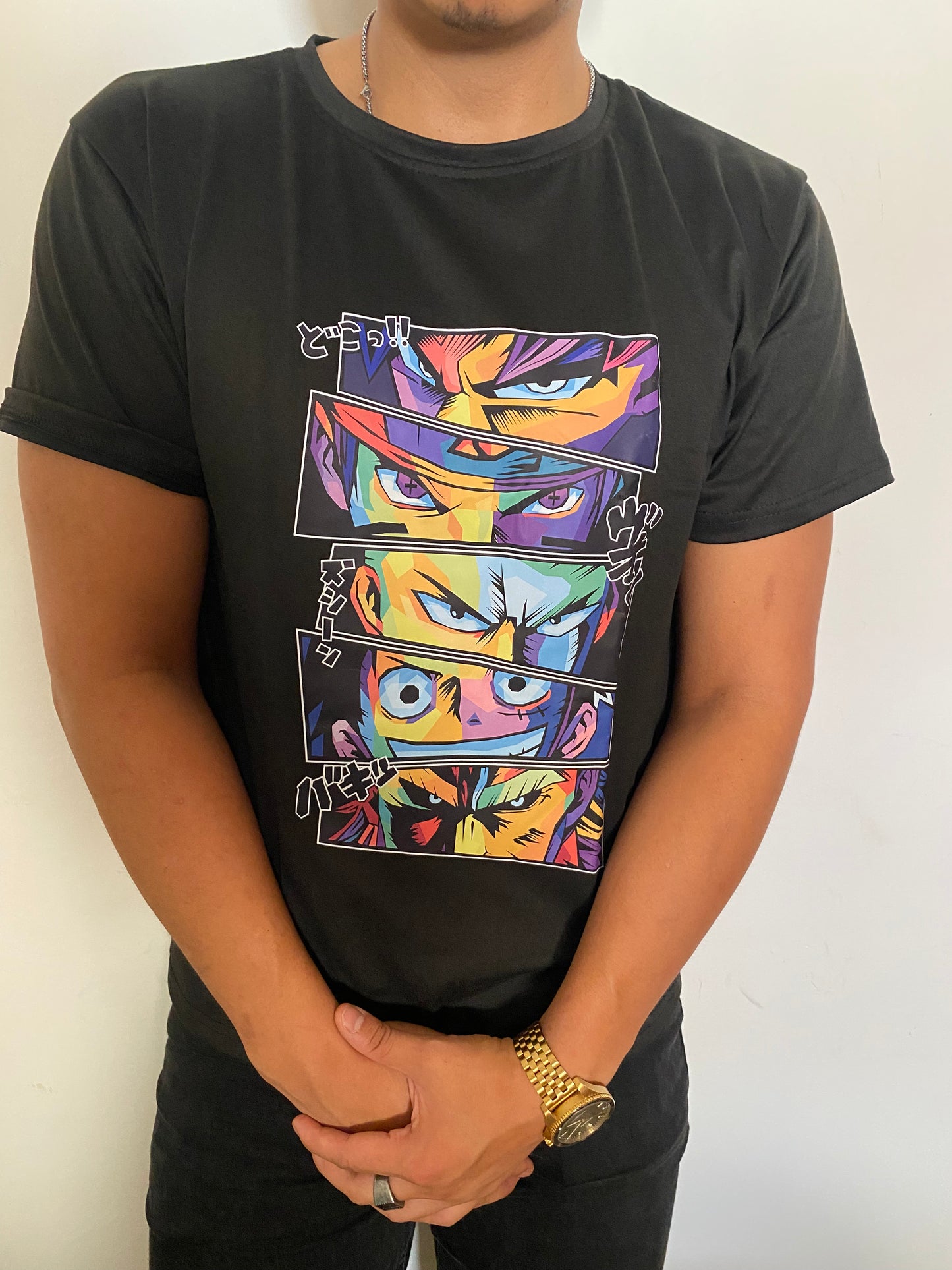 Tshirt casual nera con stampa anime