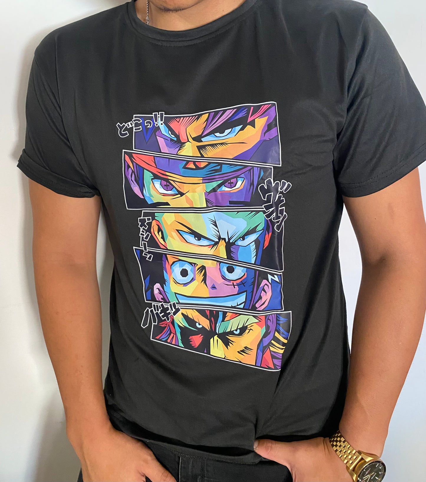 Tshirt casual nera con stampa anime
